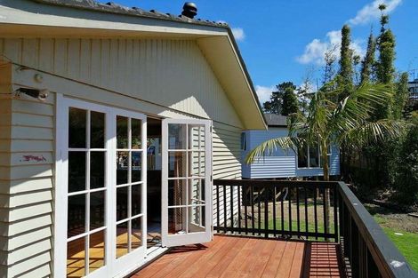 Photo of property in 14 Porter Avenue, Te Atatu South, Auckland, 0610