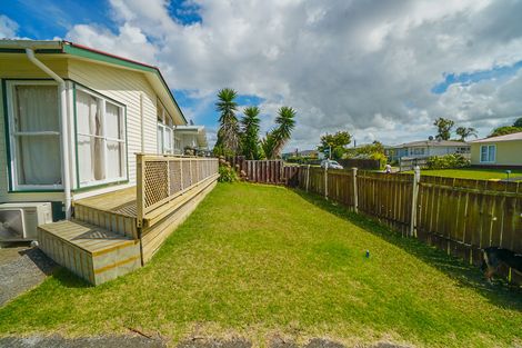 Photo of property in 17 Glen Norman Avenue, Henderson, Auckland, 0610