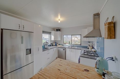 Photo of property in 51 Waverley Street, Waipawa, 4210