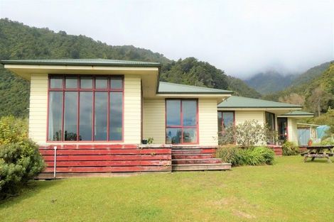 Photo of property in 4 Golden Sands Road, Barrytown, Runanga, 7873