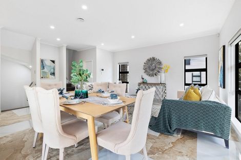 Photo of property in 4225a Great North Road, Glendene, Auckland, 0602