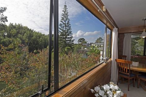 Photo of property in 4 James Scott Place, Te Atatu South, Auckland, 0602