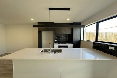 Photo of property in 15b Poruru Close, Papakura, 2110