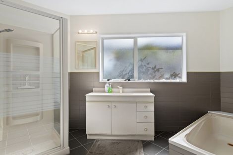 Photo of property in 1 Links View Drive, Omokoroa, 3114