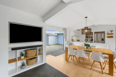 Photo of property in 1206 Papamoa Beach Road, Papamoa Beach, Papamoa, 3118
