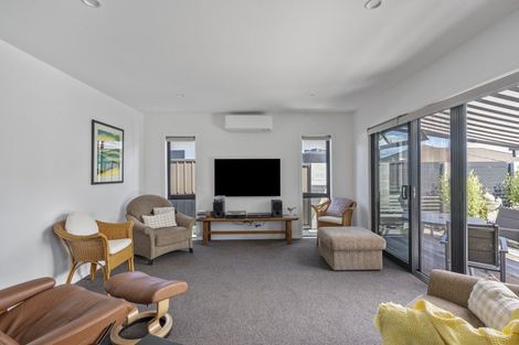 Photo of property in 49 Calder Way, Seaward Bush, 9871