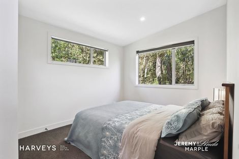 Photo of property in 31c Woodfern Crescent, Titirangi, Auckland, 0604