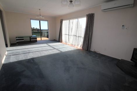 Photo of property in 48 Mercury Way, Whitby, Porirua, 5024