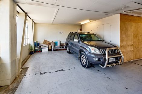 Photo of property in Endeavour Apartments, 3/125 Thorndon Quay, Pipitea, Wellington, 6011