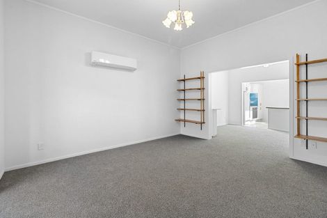 Photo of property in 90 Eden Street, Island Bay, Wellington, 6023