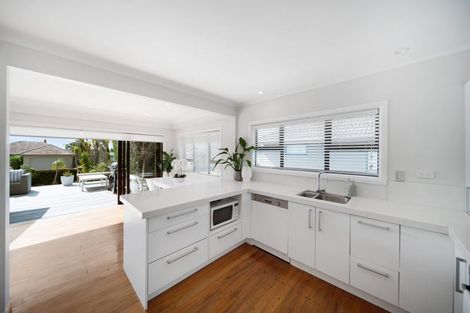 Photo of property in 1/8 Waller Avenue, Bucklands Beach, Auckland, 2012