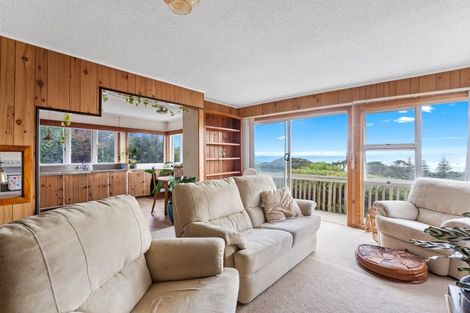 Photo of property in 25 Domain Crescent, Muriwai, Waimauku, 0881