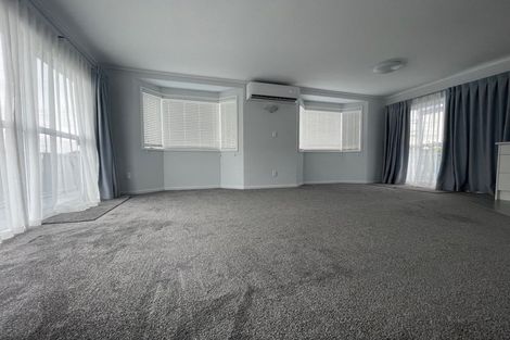 Photo of property in 40 Vodanovich Road, Te Atatu South, Auckland, 0610
