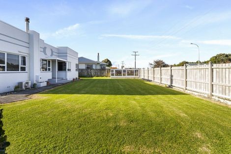 Photo of property in 17 Tasman Street, Opunake, 4616