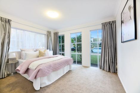 Photo of property in 14 Belleaire Court, West Harbour, Auckland, 0618
