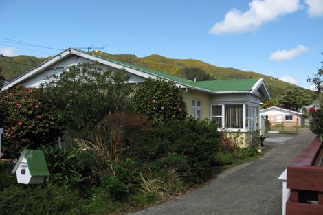 Photo of property in 18 Saint Ronans Avenue, Waterloo, Lower Hutt, 5011