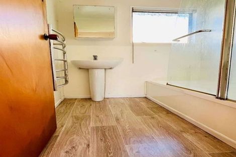 Photo of property in 6 Ruth Grove, Karori, Wellington, 6012