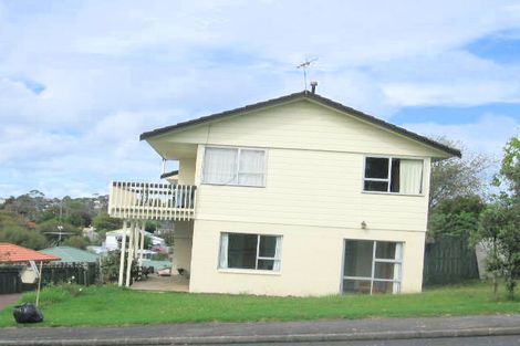 Photo of property in 18 Roick Parade, Glen Eden, Auckland, 0602