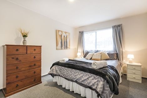 Photo of property in 54a Lincoln Avenue, Tawa, Wellington, 5028