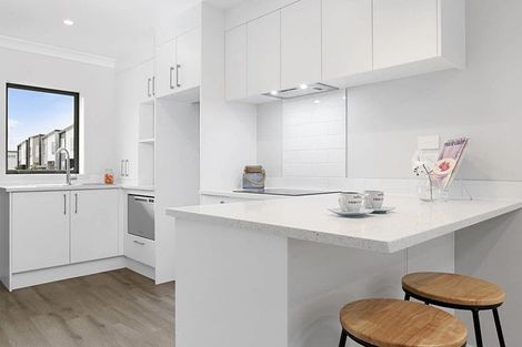 Photo of property in 56 Paretaiuru Crescent, Papakura, 2110
