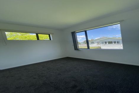 Photo of property in 1b Zion Road, Birkenhead, Auckland, 0626