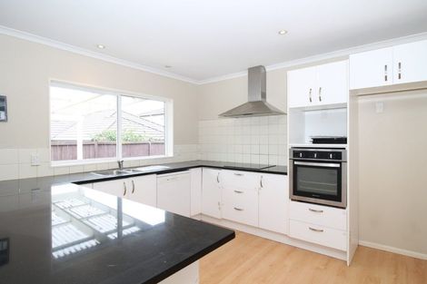 Photo of property in 2 Cambrian Crescent, Flat Bush, Auckland, 2016