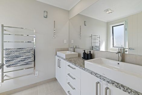 Photo of property in 11b Karioitahi Road, Waiuku, 2123