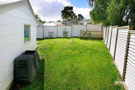 Photo of property in 40 Hindmarsh Street, Henderson, Auckland, 0612