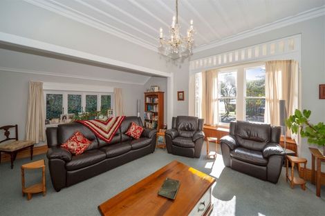 Photo of property in 237 South Road, Hawera, 4610