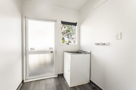 Photo of property in 1/75 Etherton Drive, Weymouth, Auckland, 2103