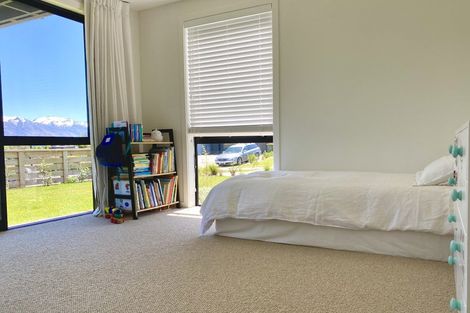 Photo of property in 13 Tuke Lane, Wanaka, 9305