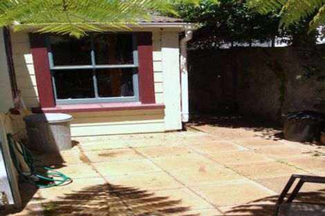 Photo of property in 44 Rolleston Street, Mount Cook, Wellington, 6021