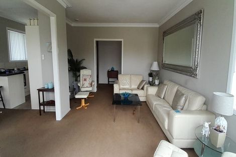 Photo of property in 31 Covil Avenue, Te Atatu South, Auckland, 0610