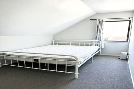 Photo of property in 37 Fields Parade, Oteha, Auckland, 0632