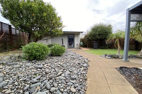 Photo of property in 78 Gunner Drive, Te Atatu Peninsula, Auckland, 0610