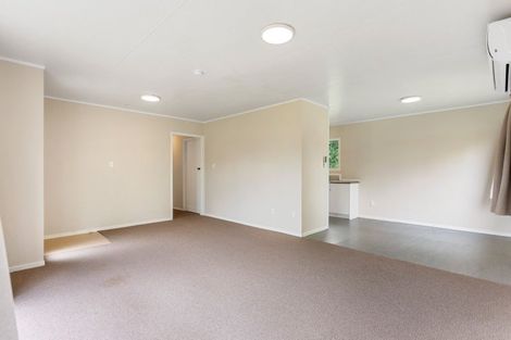 Photo of property in 18 Reinga Place, Massey, Auckland, 0614