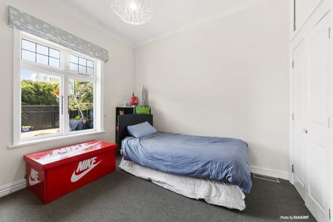 Photo of property in 32 Upper Watt Street, Wadestown, Wellington, 6012