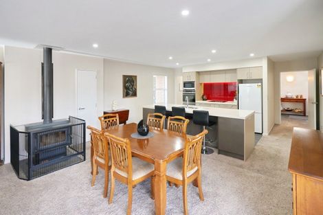 Photo of property in 2/4 Wineberry Avenue, Amberley, 7410