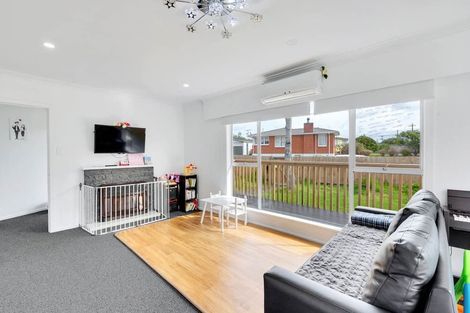 Photo of property in 65 Larnoch Road, Henderson, Auckland, 0610