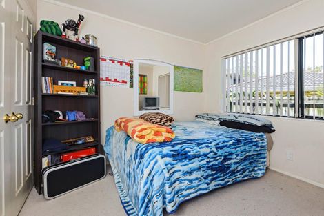 Photo of property in 21 Ginders Drive, Massey, Auckland, 0614