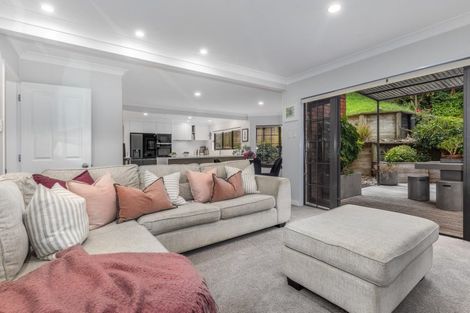 Photo of property in 25 Kilkelly Close, Tawa, Wellington, 5028