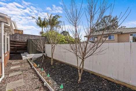 Photo of property in 22 Royal Road, Massey, Auckland, 0614