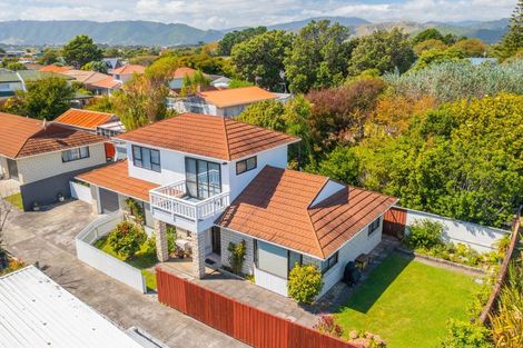 Photo of property in 7 Ngapotiki Street, Paraparaumu Beach, Paraparaumu, 5032