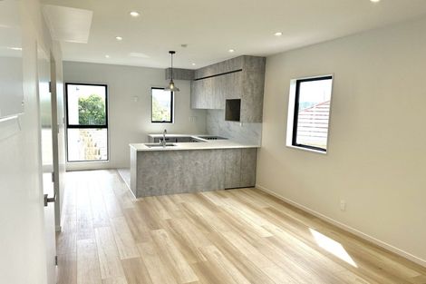 Photo of property in 4/148 Lincoln Road, Henderson, Auckland, 0610