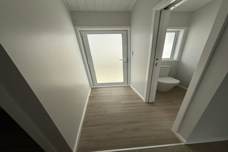 Photo of property in 42 Versailles Street, Karori, Wellington, 6012