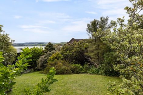 Photo of property in 16 The Crowsnest, Whitby, Porirua, 5024