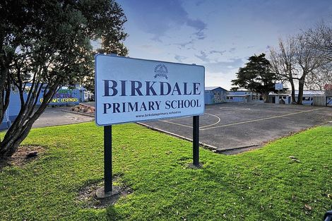 Photo of property in 1/3 Erewhon Place, Birkdale, Auckland, 0626