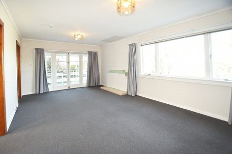 Photo of property in 52 Beaubank Road, Kelston, Auckland, 0602