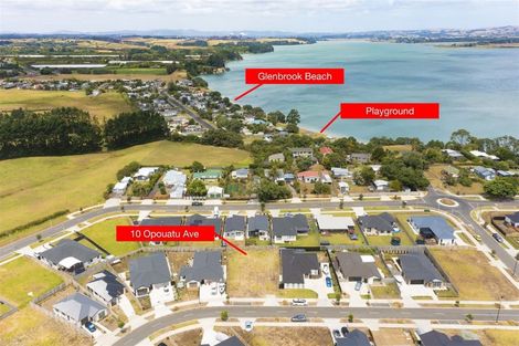 Photo of property in 10 Opouatu Avenue, Glenbrook, 2681