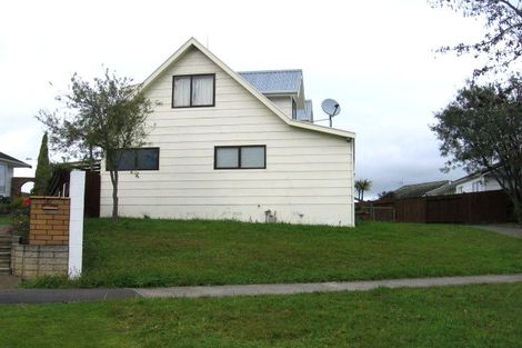 Photo of property in 64 Hillcrest Drive, Kelvin Grove, Palmerston North, 4414